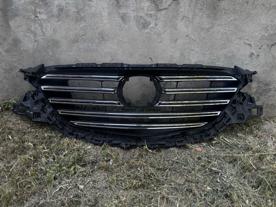 Решітка радіатора Мазда сх-9