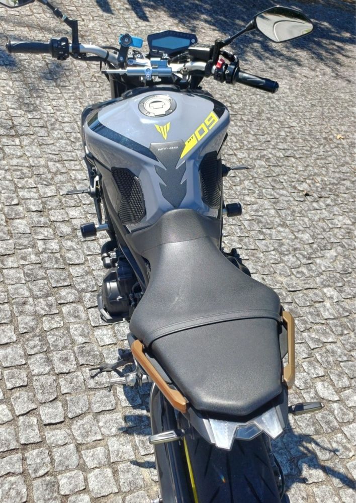 YAMAHA MT09 impecável com Extras e todas as revisões Linha Akrapovic