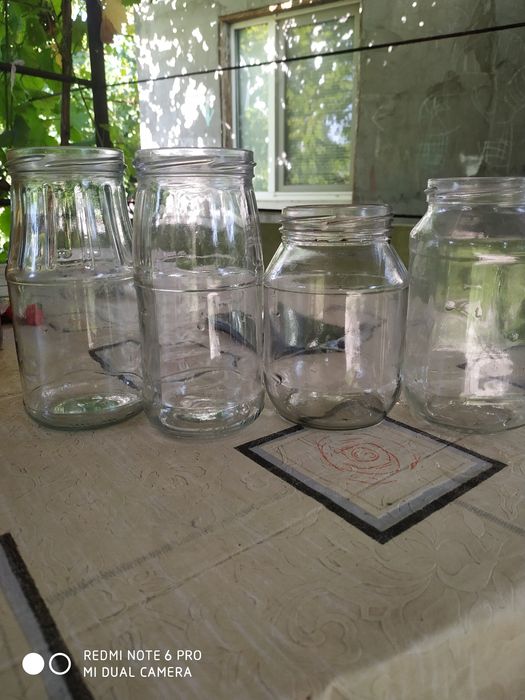 Банка і звичайна   під закрутку 0.9_08 л .  крес  .