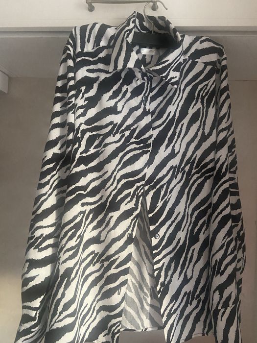 Костюм анімалістичний принт штані блуза в піжамному стилі