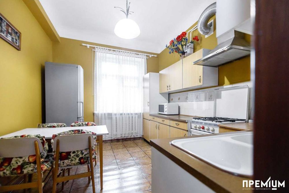 Продаж 2-кімнатна квартира "сталінка" ЦЕНТР МІСТА