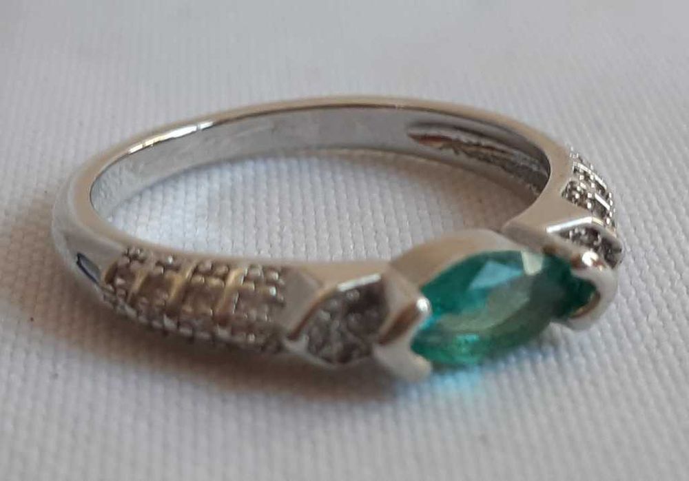 Кольцо стальное с ониксом