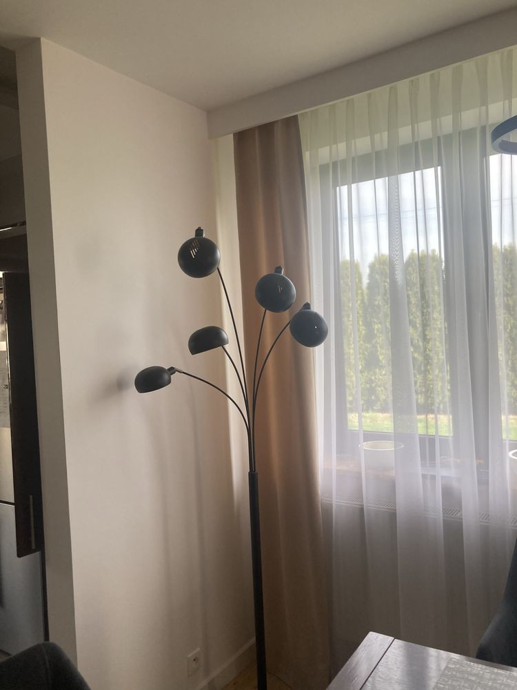 Lampa podłogowa stan idelany - czarna