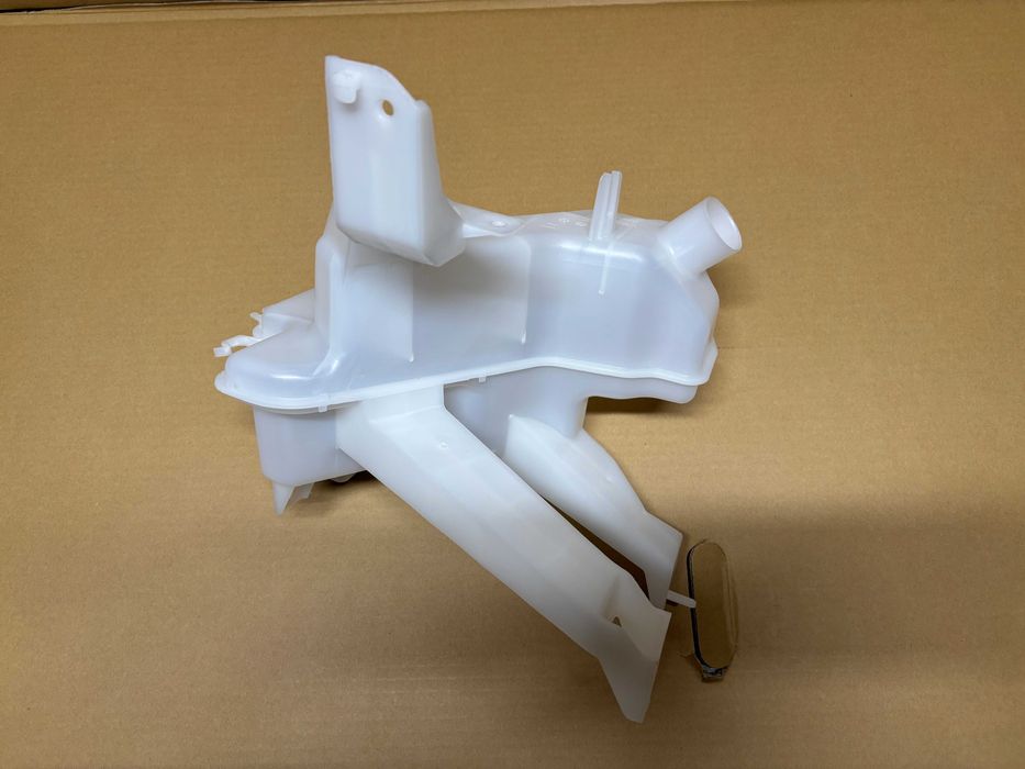 Бачок Nissan Leaf 2018-  EU и USA