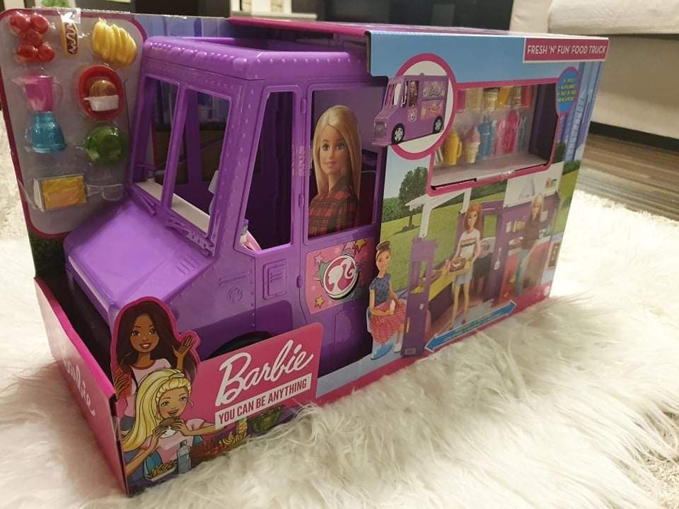 Camper BARBIE fresh food truck.
