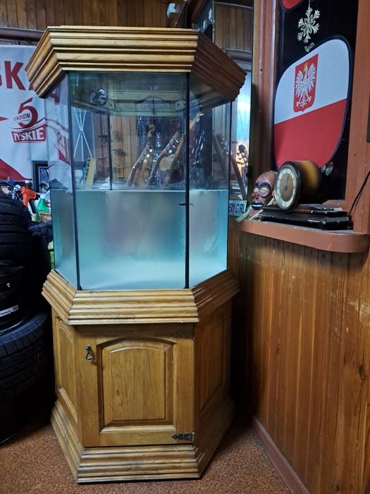Akwarium w zabudowie 200l
