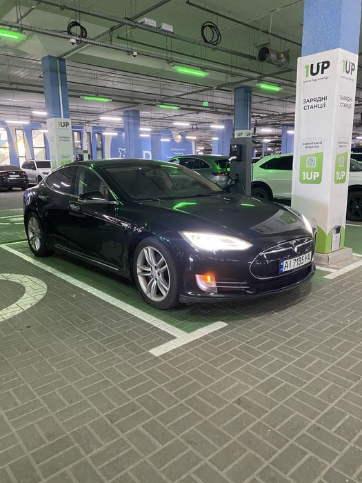 Tesla model S 2014