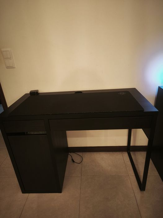 Vendo móvel Tv e 2 secretárias