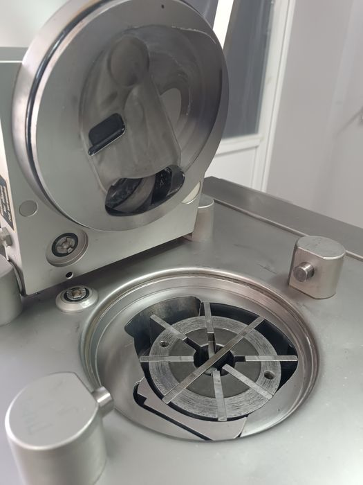 Шприц вакуумний роторний Handtmann vf 50