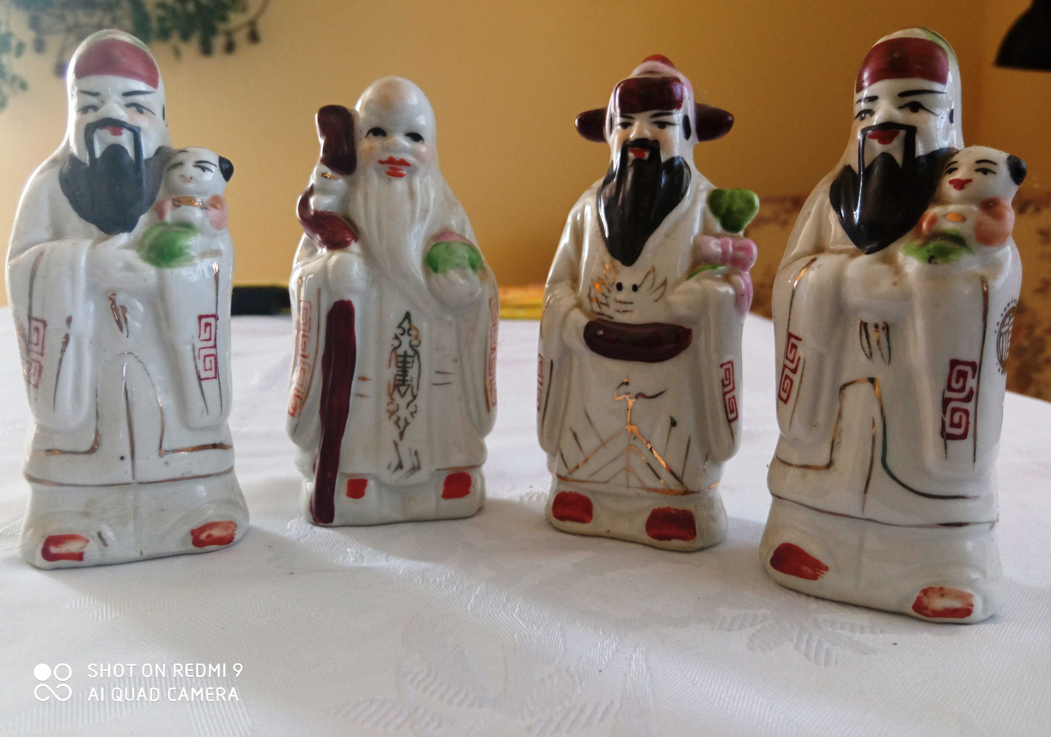 Japońskie chińskie porcelana 4 sztuki figurki 10,5x 4 cm świątki?