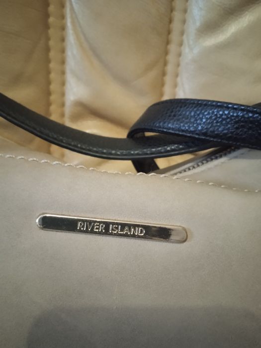 Сумка фірми RIVER island
