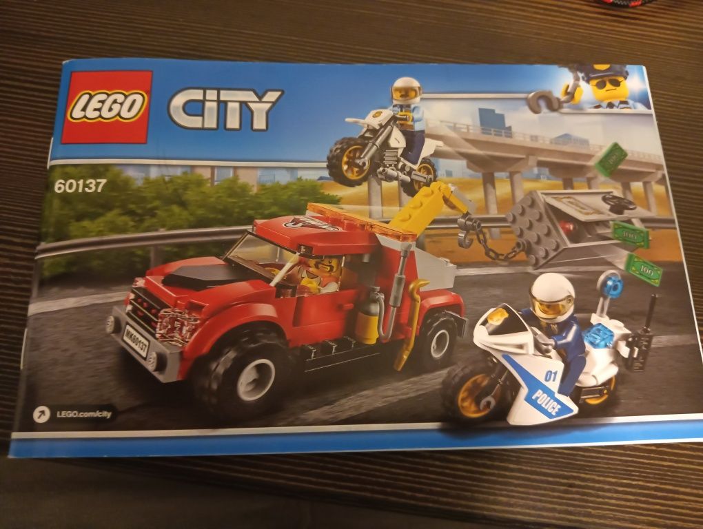 LEGO City 60137 Eskortą Policyjna