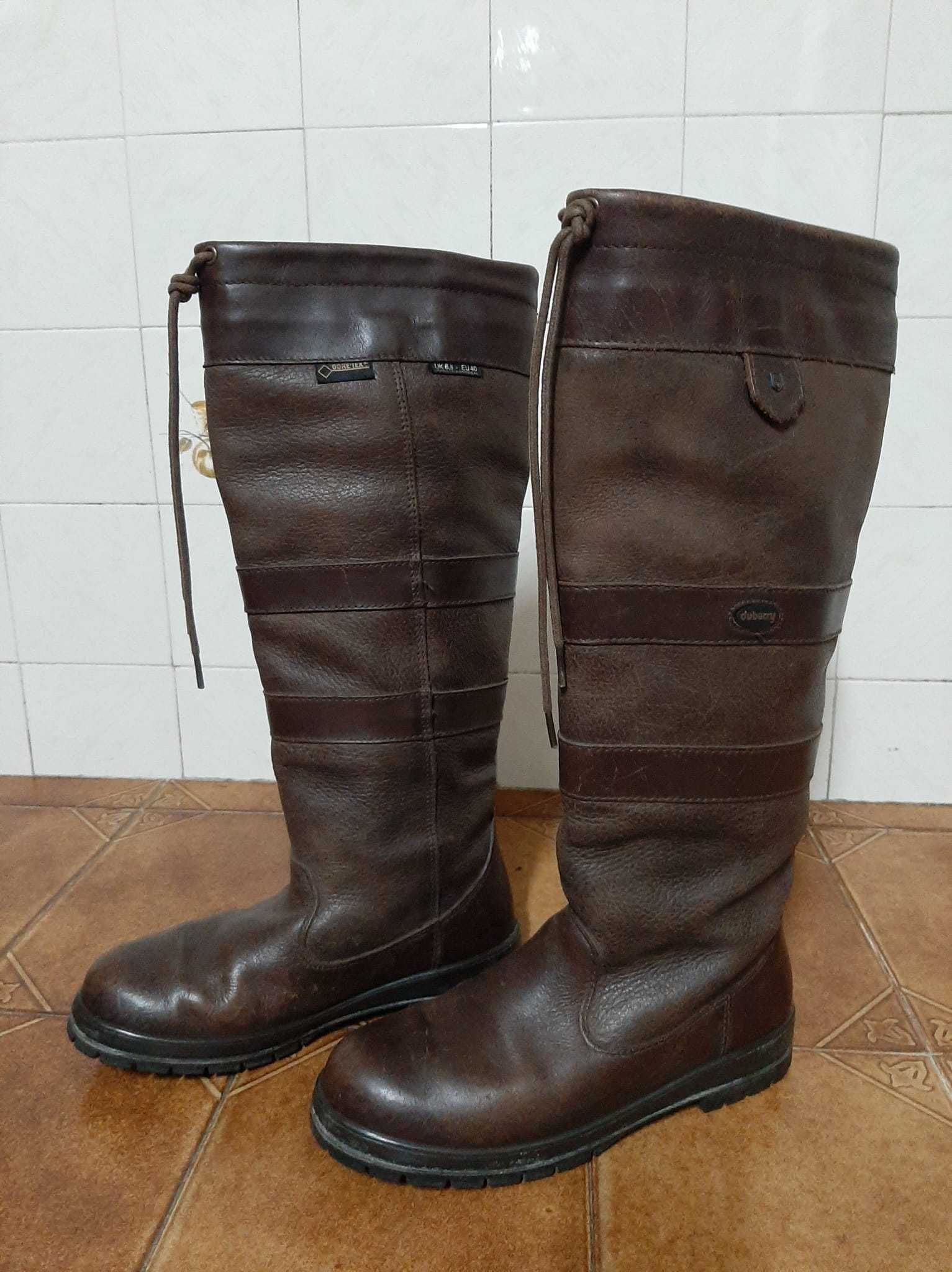 Botas caça em pele castanhas