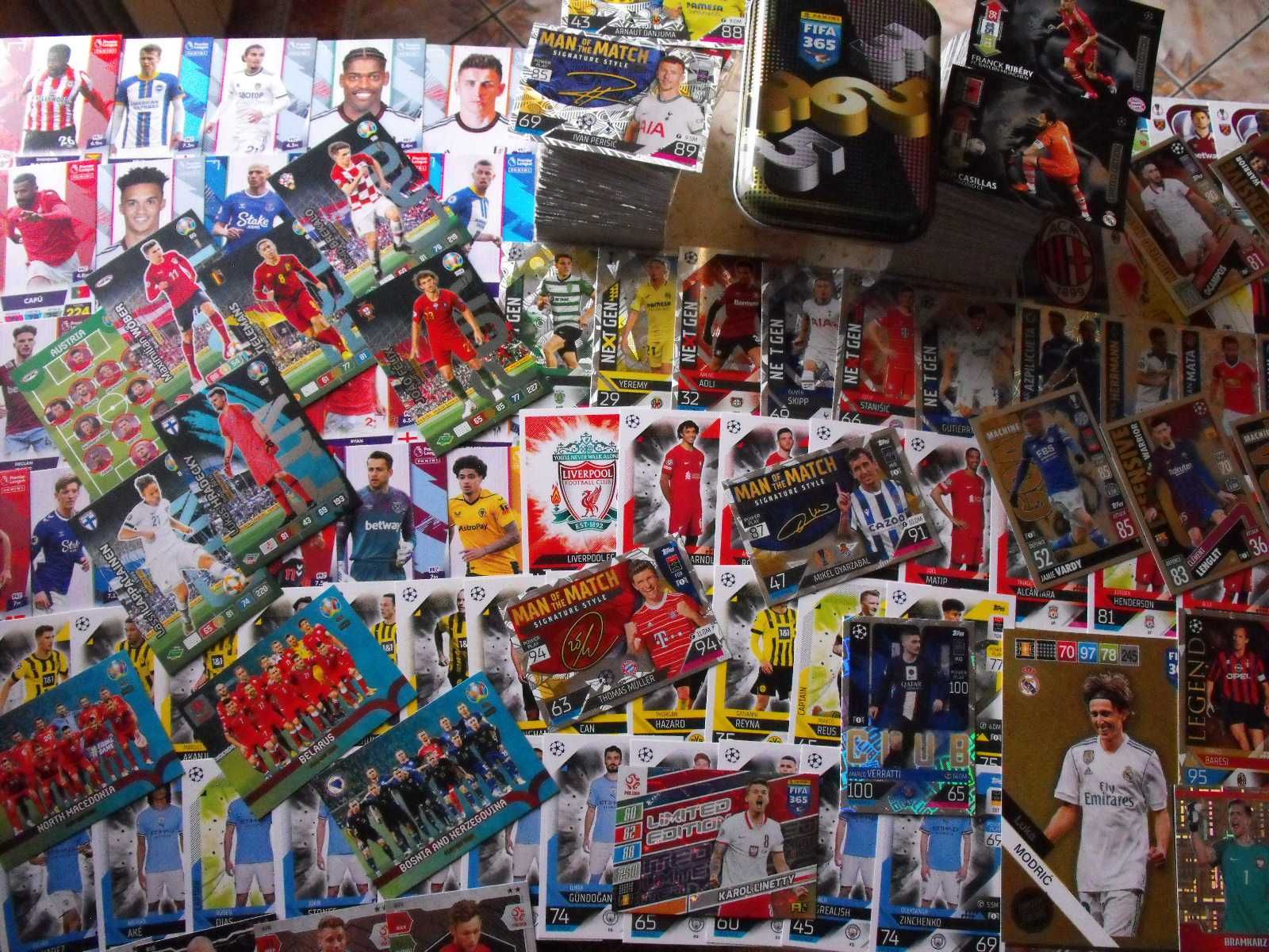 MEGA zestaw 200 kart piłkarskich, różne, PANINI puszka FIFA 365