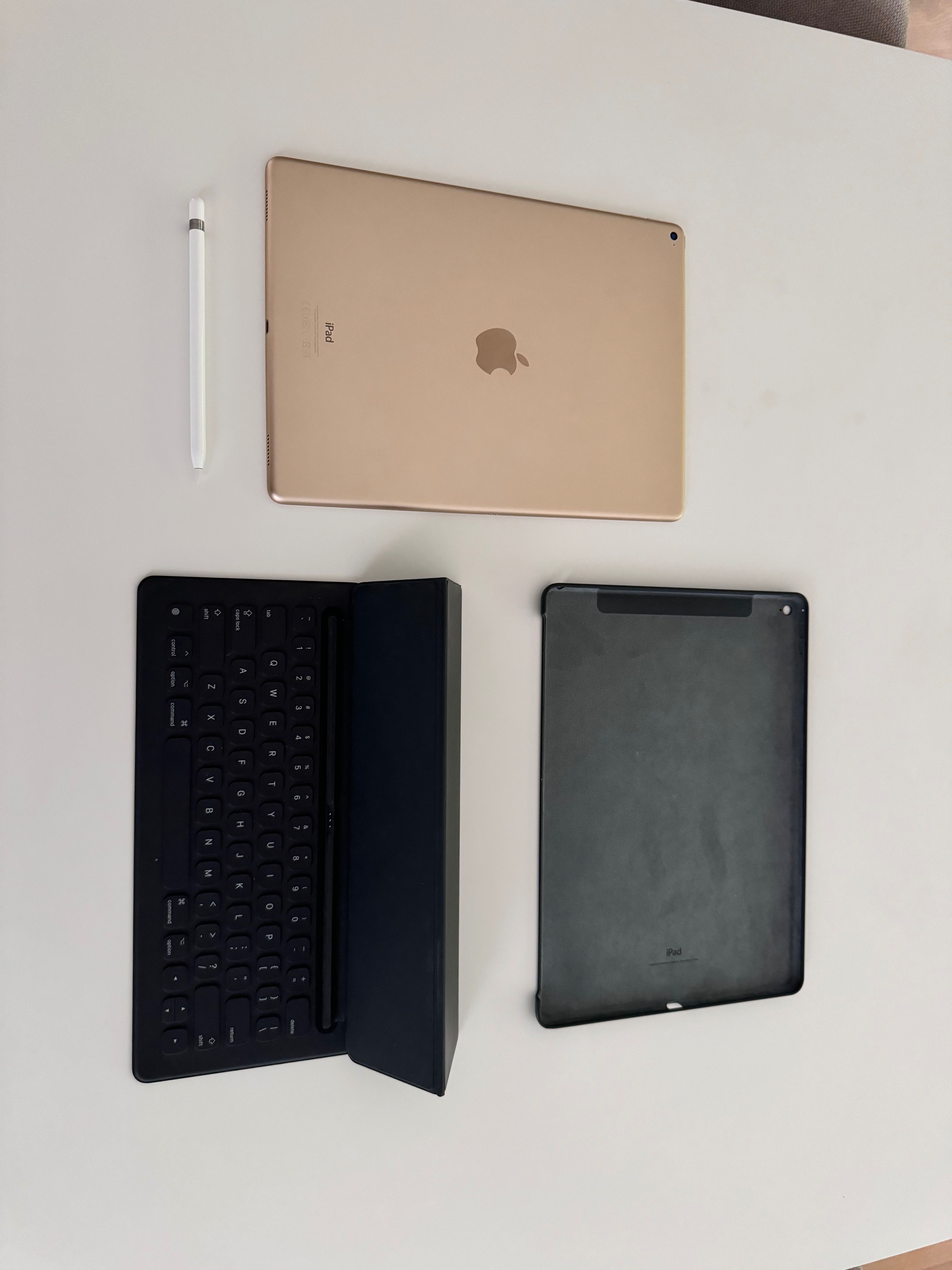 iPad Pro 12,9 32 GB  z etui i klawiaturą Apple + Pencil  w super cenie