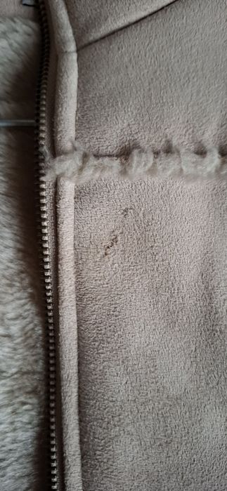 Casaco pele sintética  com pelo por dentro