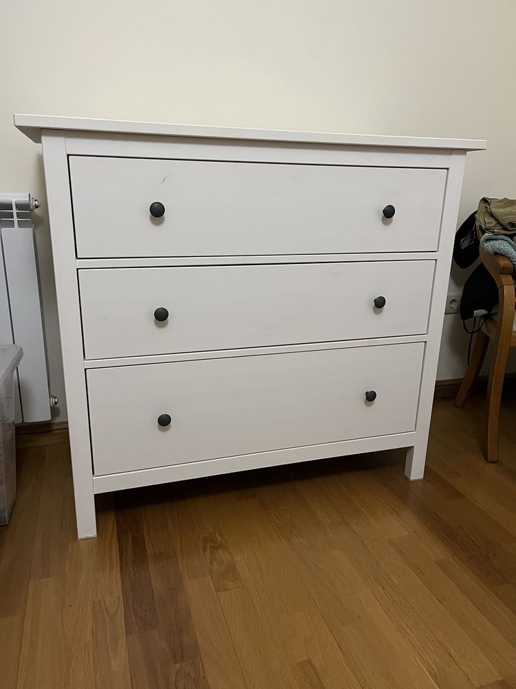 Cómoda Hemnes IKEA