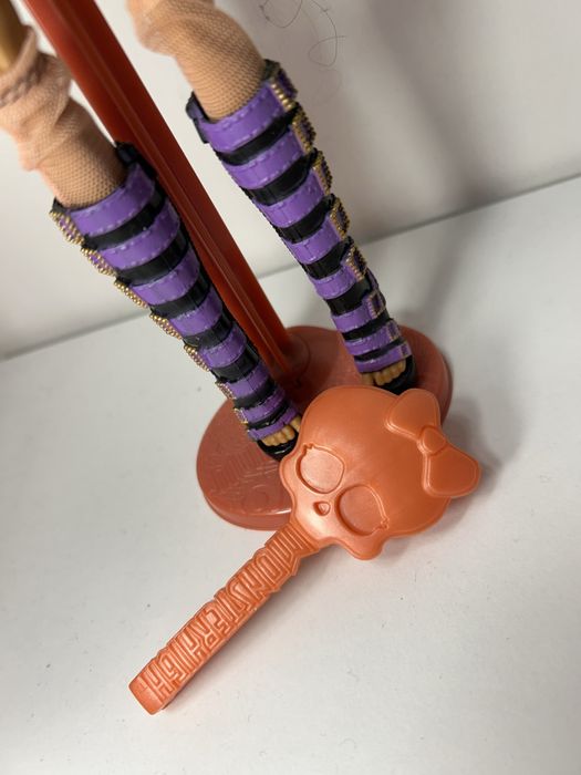Nieaktualne Lalka monster high nowa