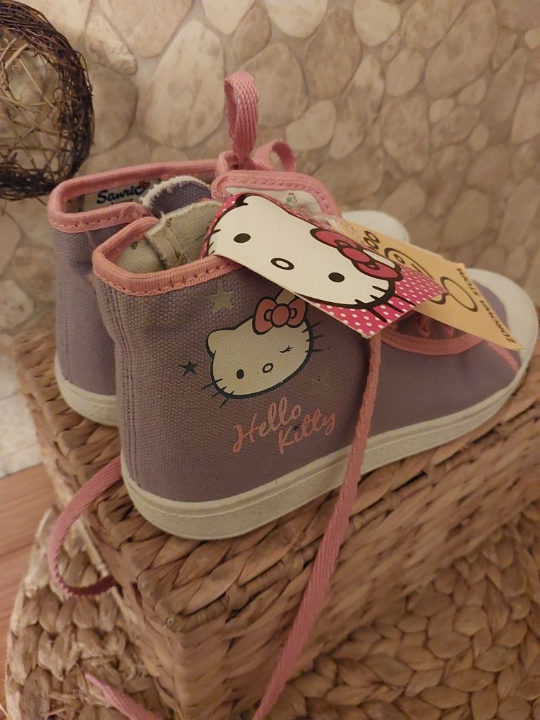 Trampki dla dziewczynki ,, hello kitty,,rozmiar 33 NOWE