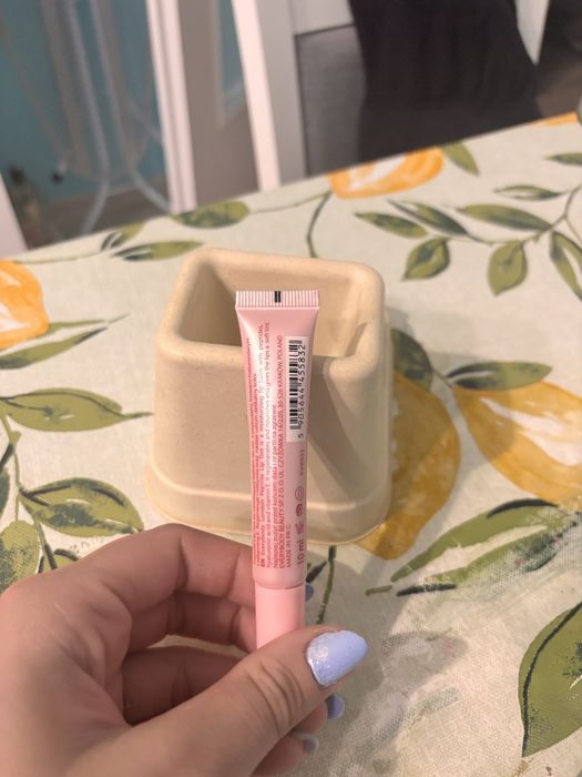 Błyszczyk do ust Strawberry Milkshake Everybody London