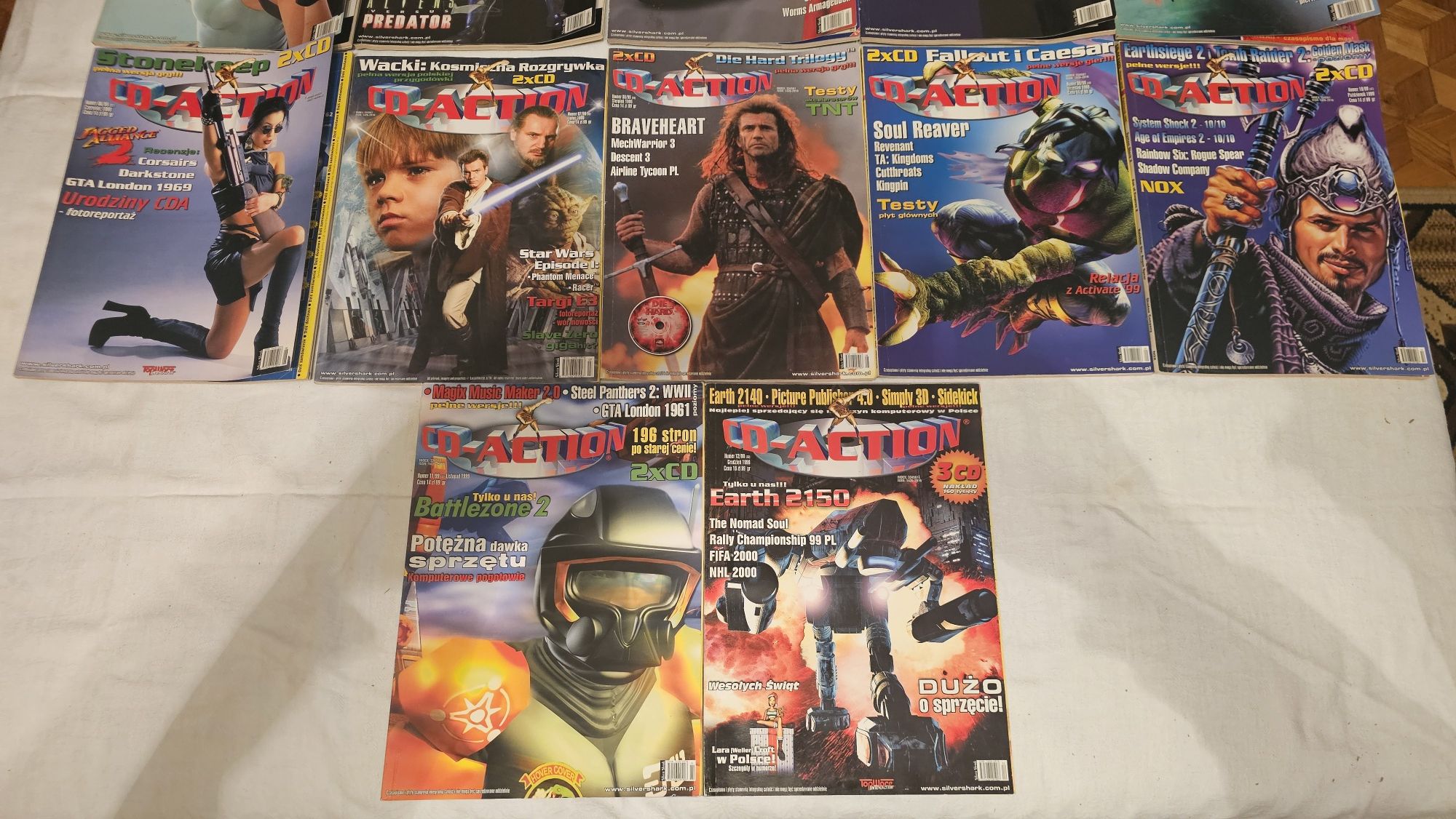 Sprzedam cały rocznik Cd-action z 1999 roku . 12 numerów .