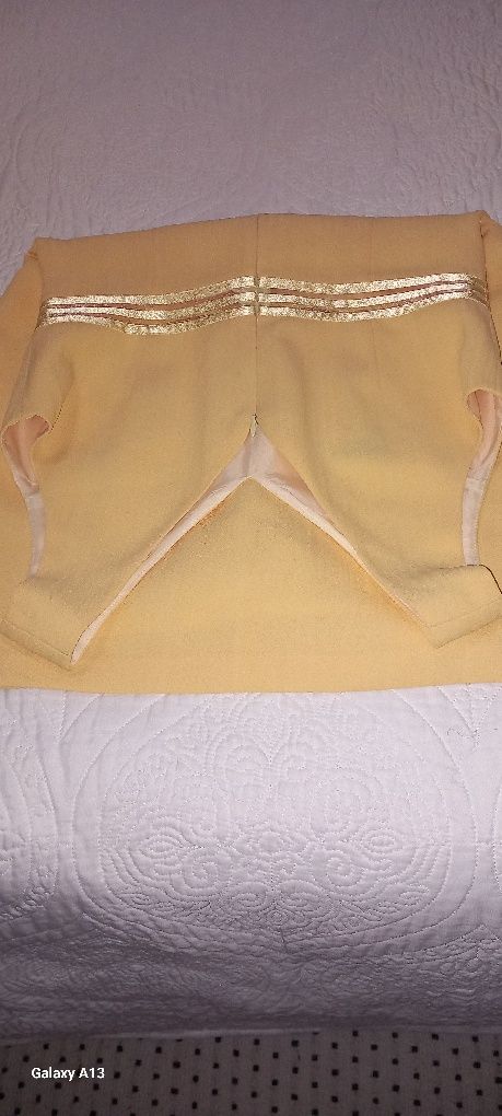 Vestidos e calça Mango