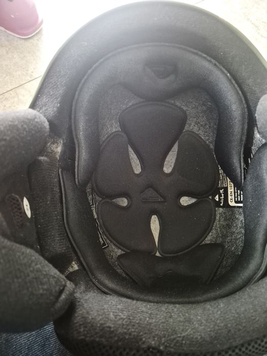 Kask narciarski quiksilver + gogle uvex