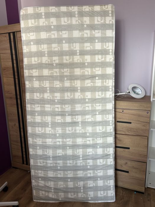 Materac 90x200 sprezynowy