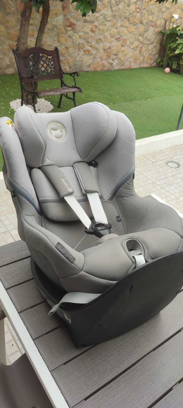 Cadeira rotativa 360° CYBEX Sirona SX2 i-Size