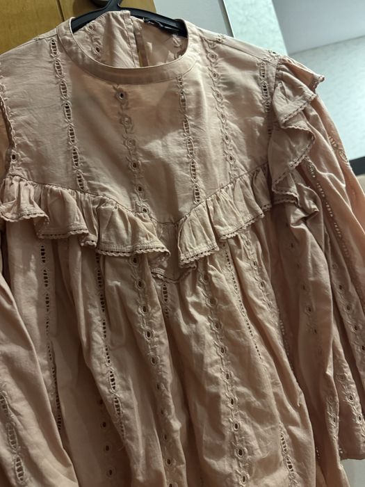 Blusa rosa de folhos