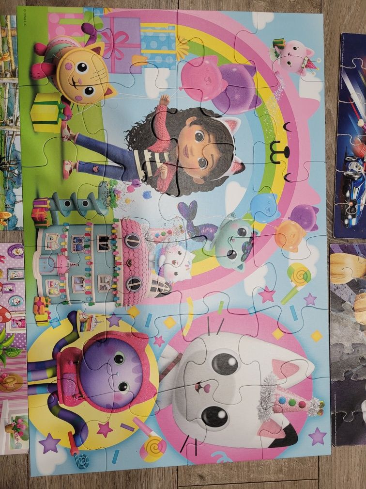 Zestaw komplet puzzli Trefl 24 maxi 30 drewniane Psi Patrol Koci domek