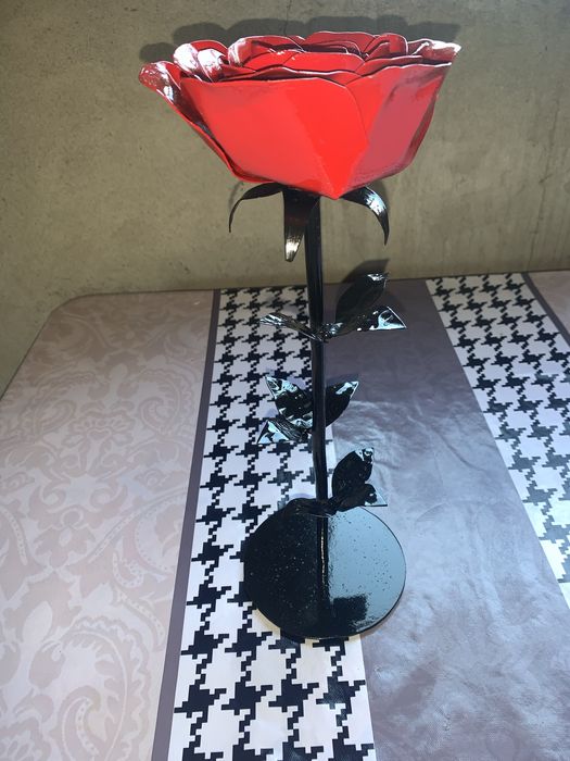 Унікальна. Кована роза Чудовий подарунок дівчині