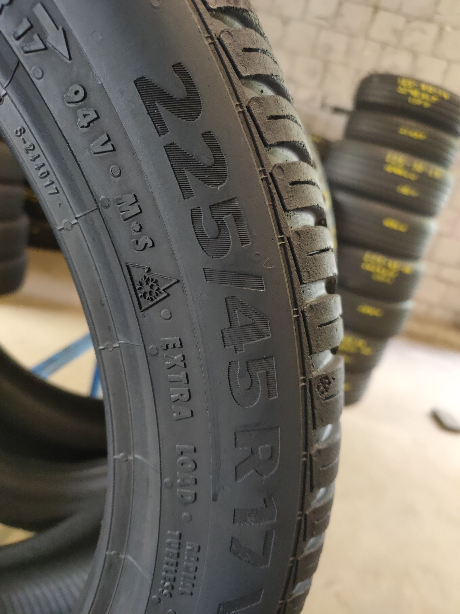 225/45r17 Continental AllSeasonContact z 2021r około 6,2mm