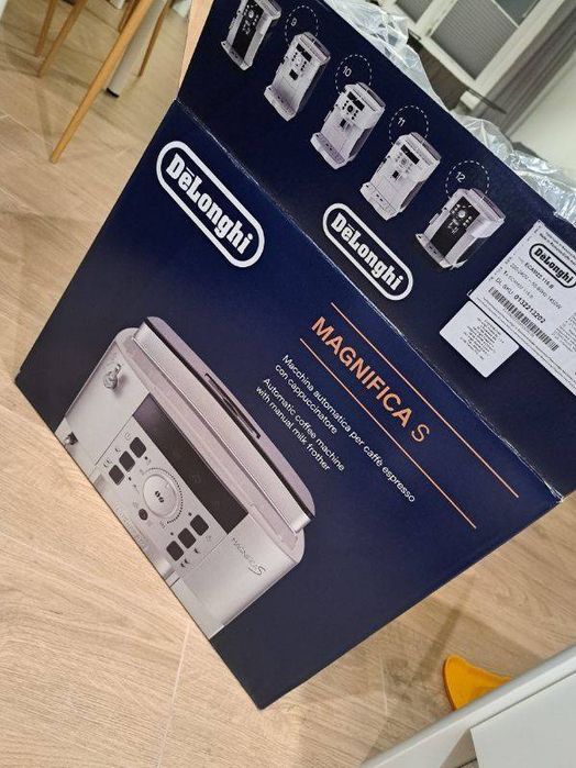 Ekspress DeLonghi magnifica s
