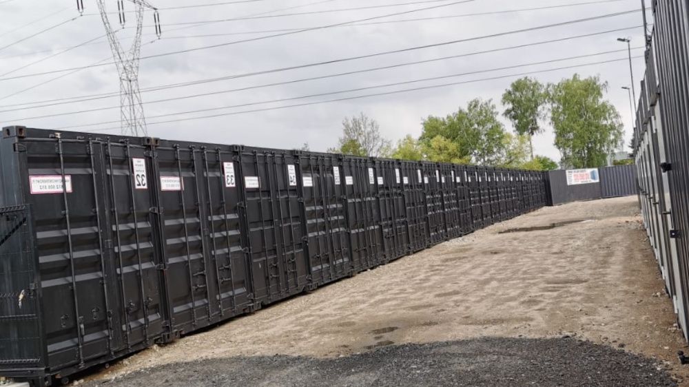 Magazyn 15 m2   Alarm w każdym kontenerze  ( podjazd ochrony )
