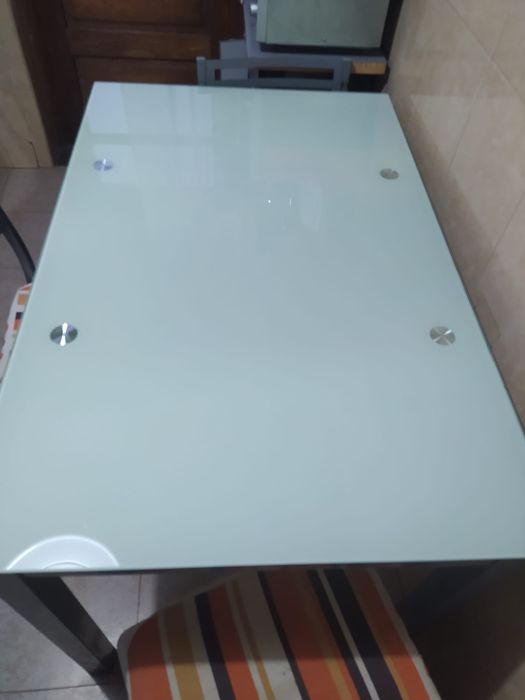 Mesa de cozinha vidro