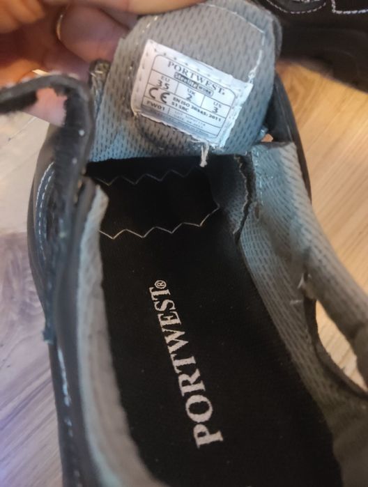Buty robocze z blachami firmy portwest