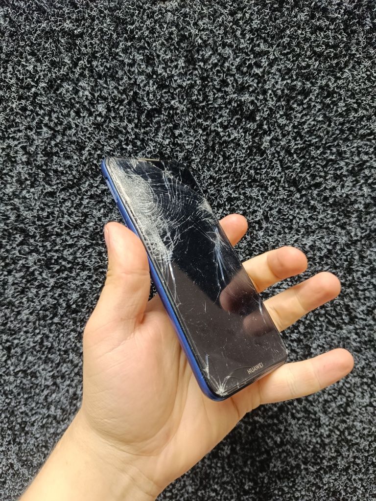 Huawei y6s битий екран