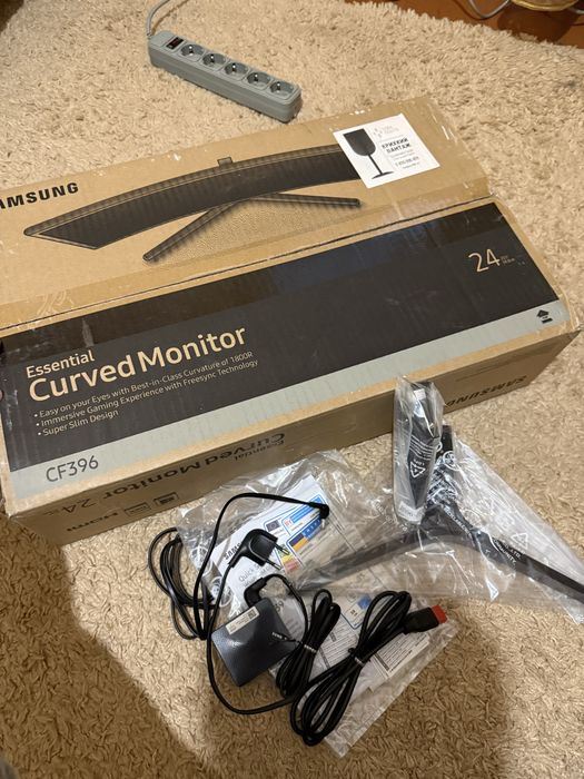Монітор 23.5" Samsung Curved C24F396F