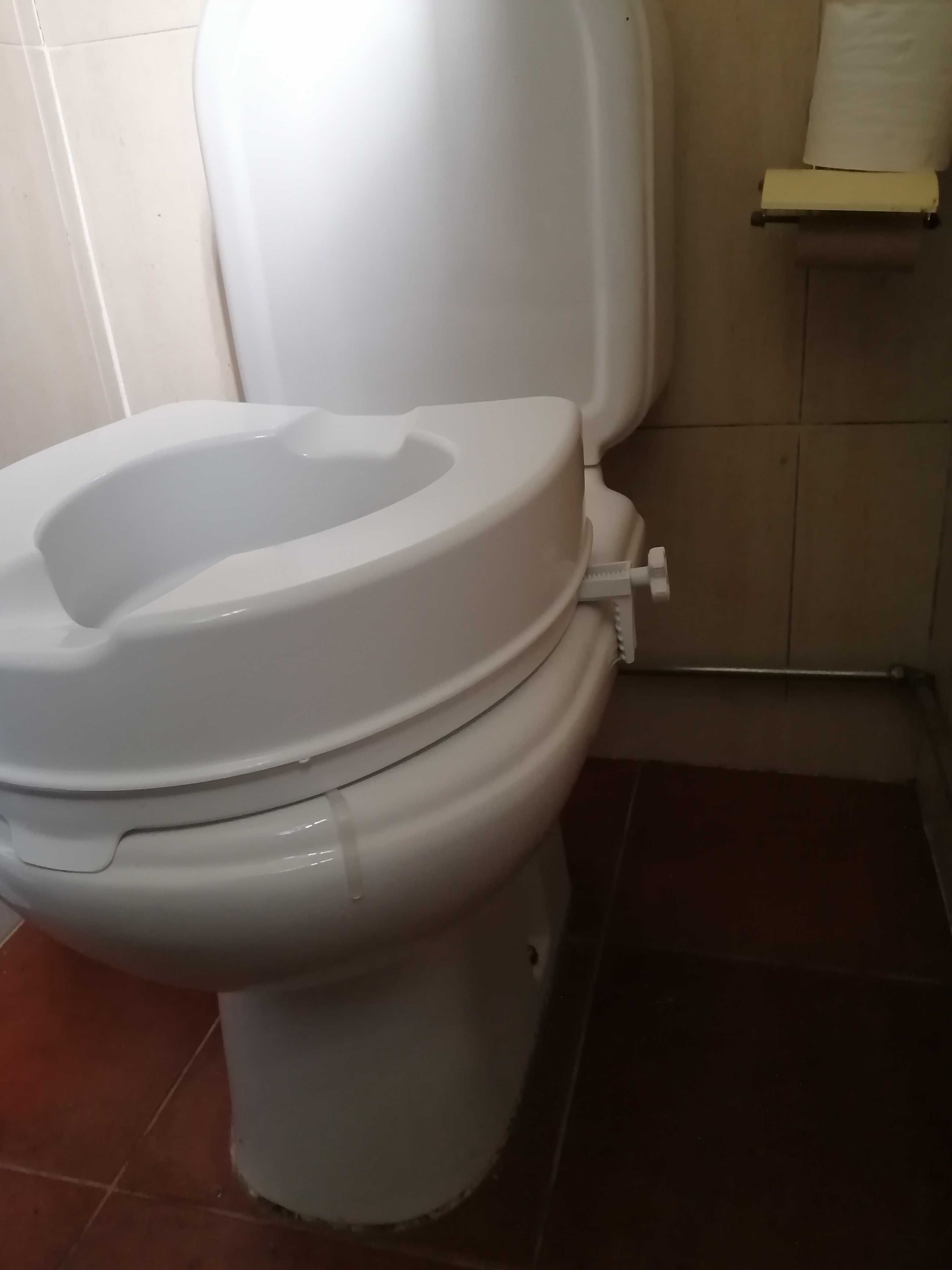 Assento sanitário elevatório /Base de sanita
