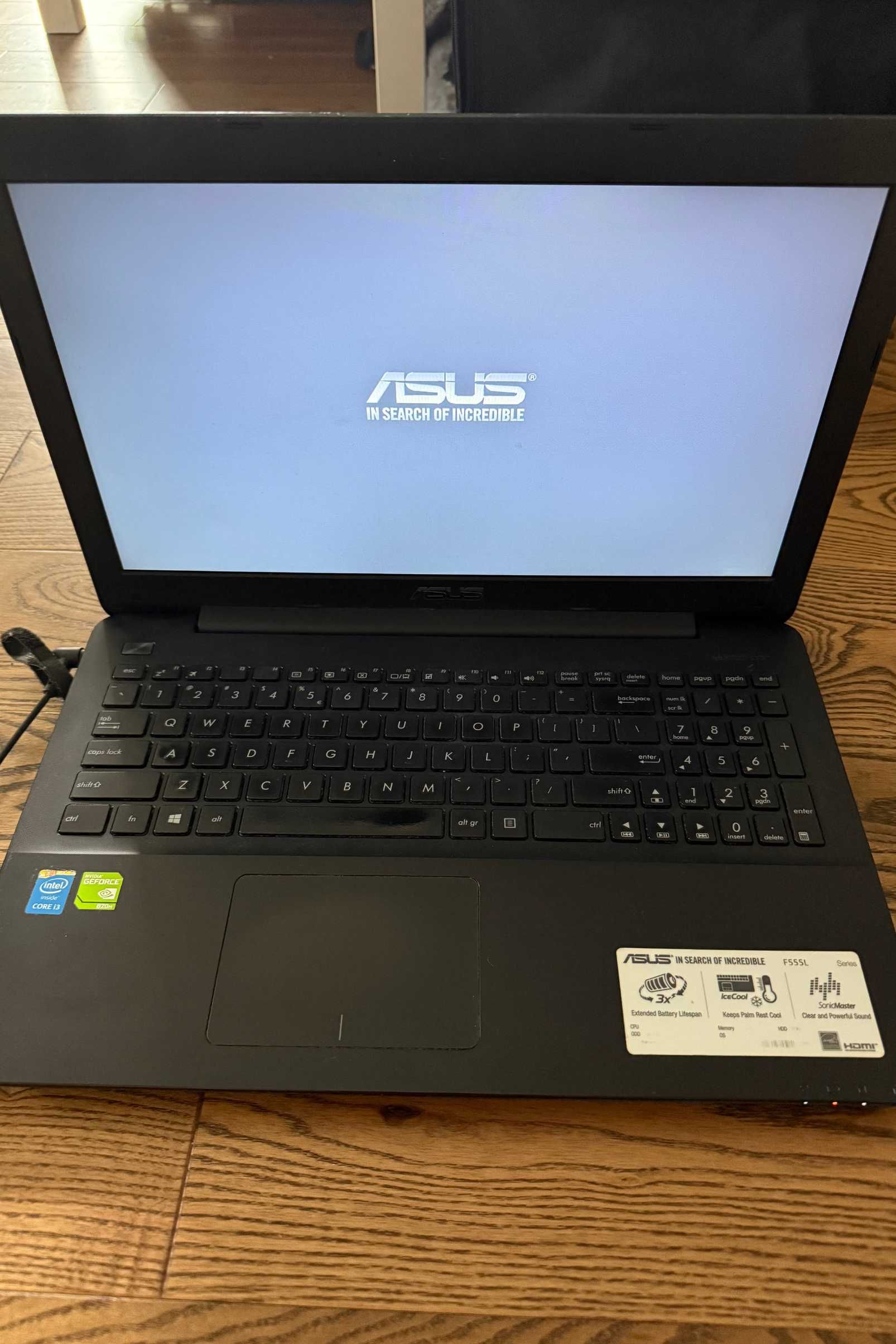Laptop Asus F555L (uszkodzony)