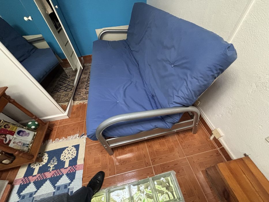 Vendo sofa cama em muito estado de conservação