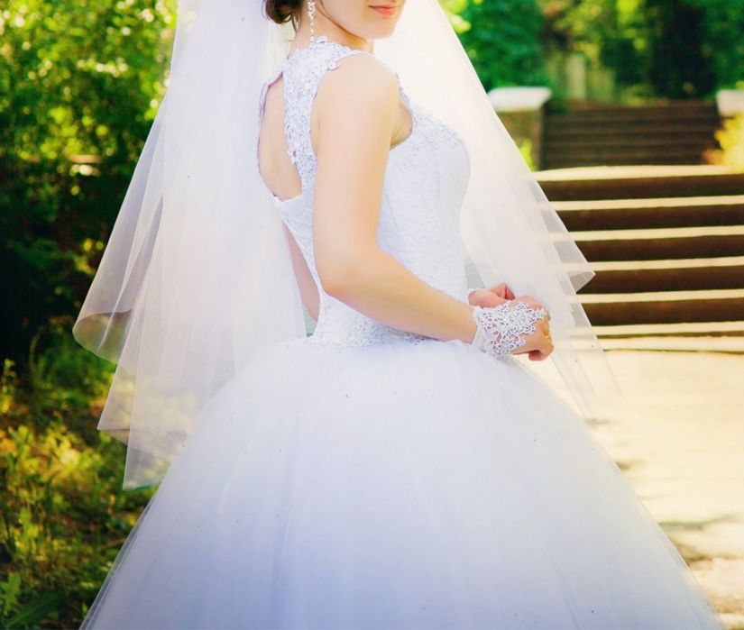 Свадебное платье, цвет белый, размер 44-46. Весільна сукня