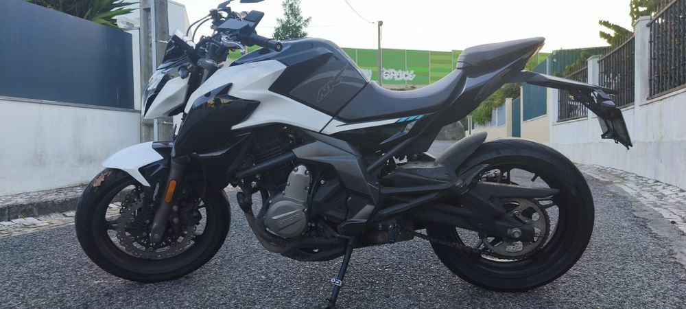CF moto 650 NK 2022
