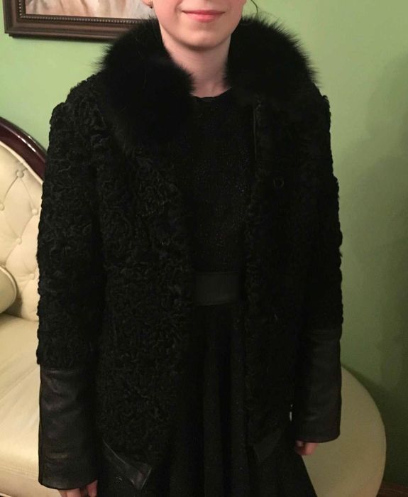 Futro naturalne bardzo eleganckie karakuły z lisem