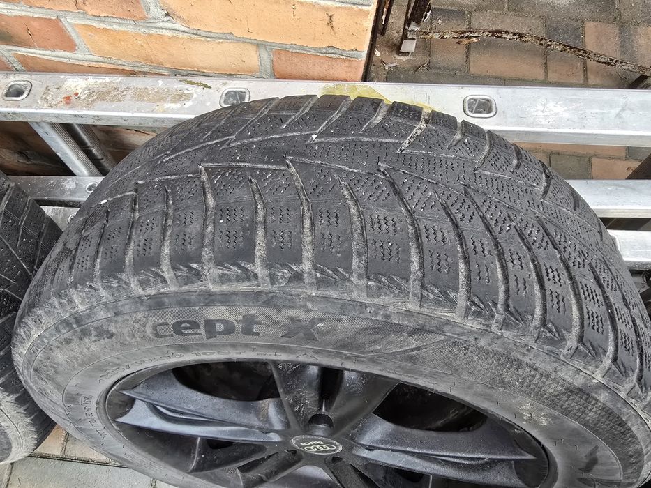 Диски з зимовою резиною 235/60/18