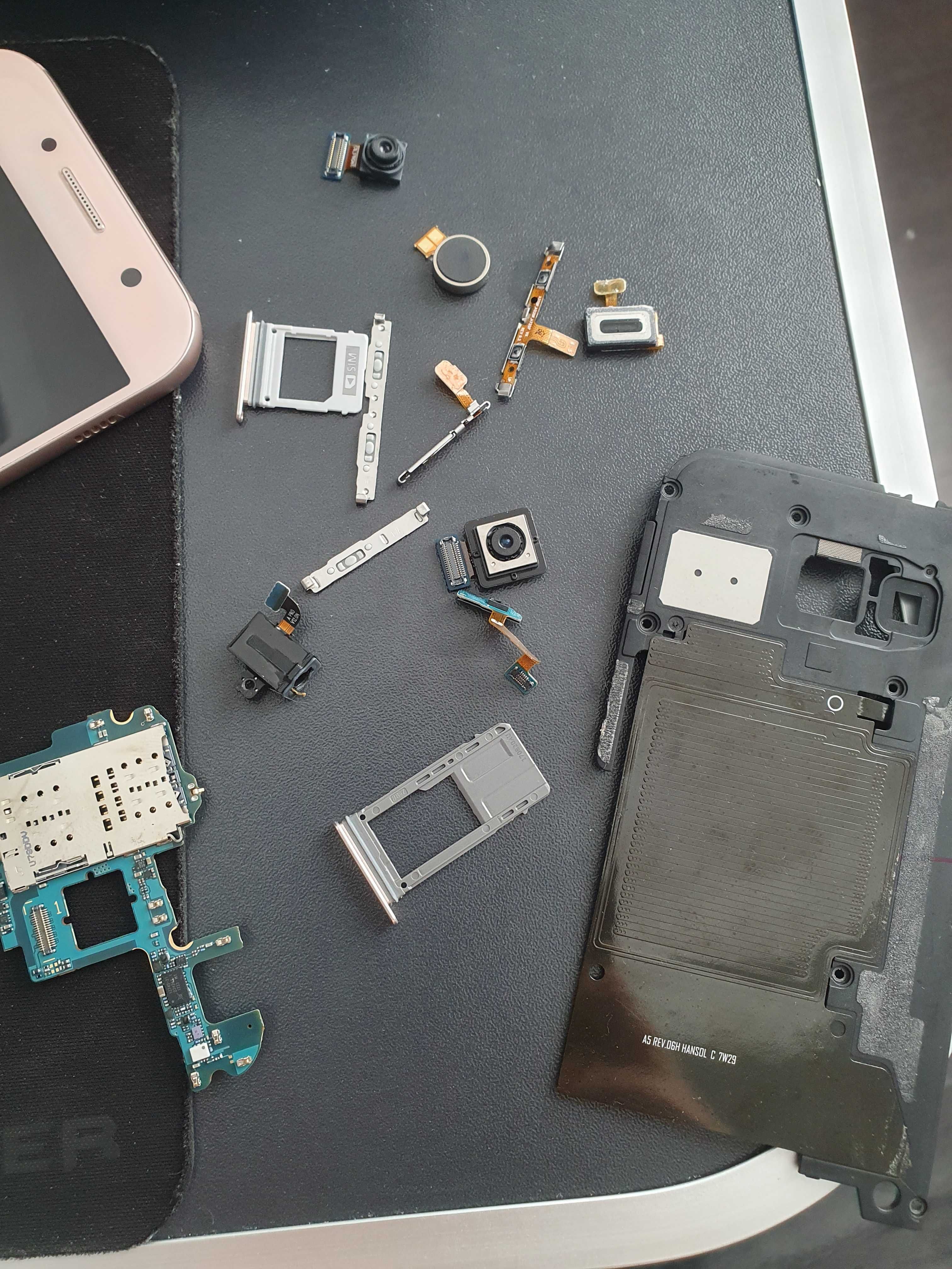 По запчастям Samsung a 5 A 7 a720f 2017 A520f