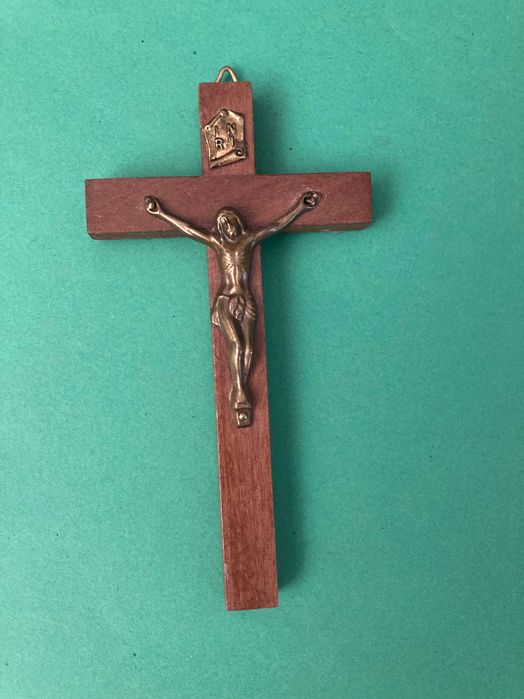 Cruxifixo antigo de pendurar em madeira