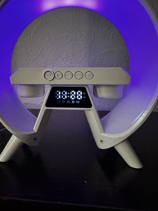 Годинник нічник з бездротовою зарчдкою