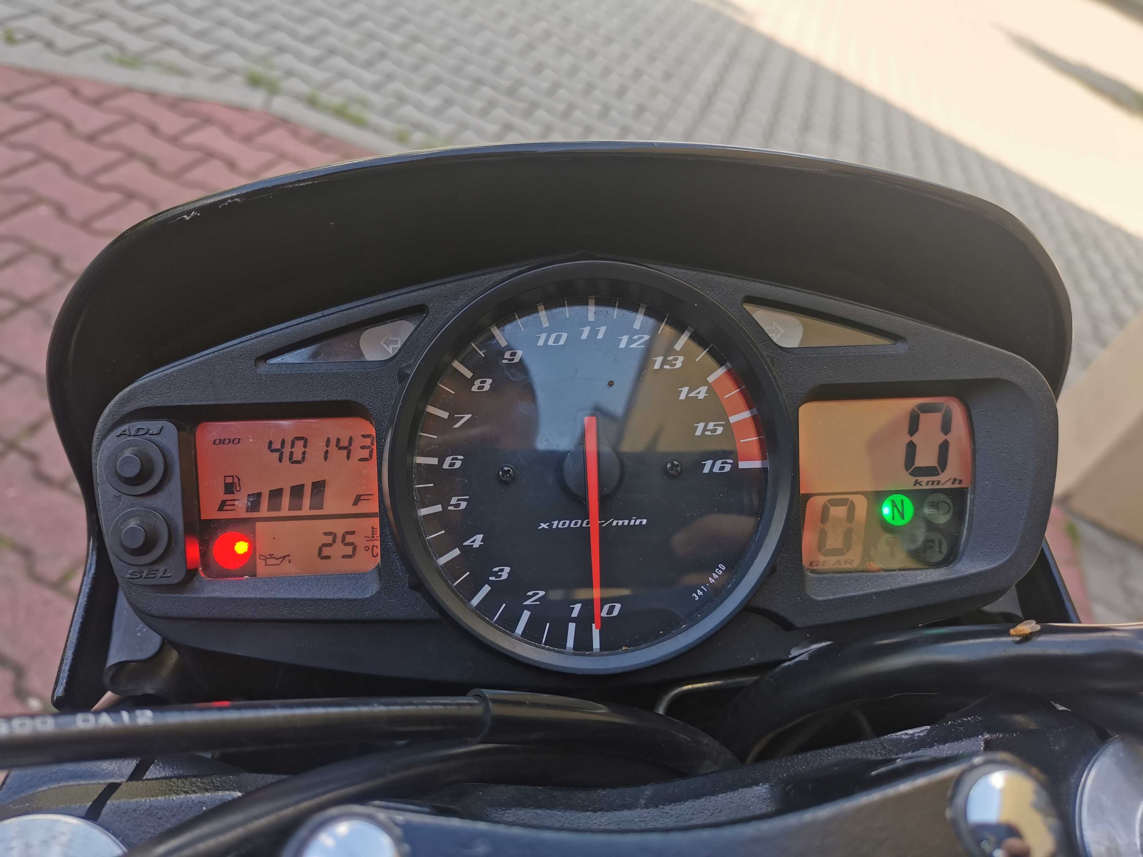 Suzuki GSR 600 z 2010r.